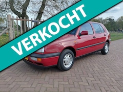 Volkswagen Golf - 1.8 GL