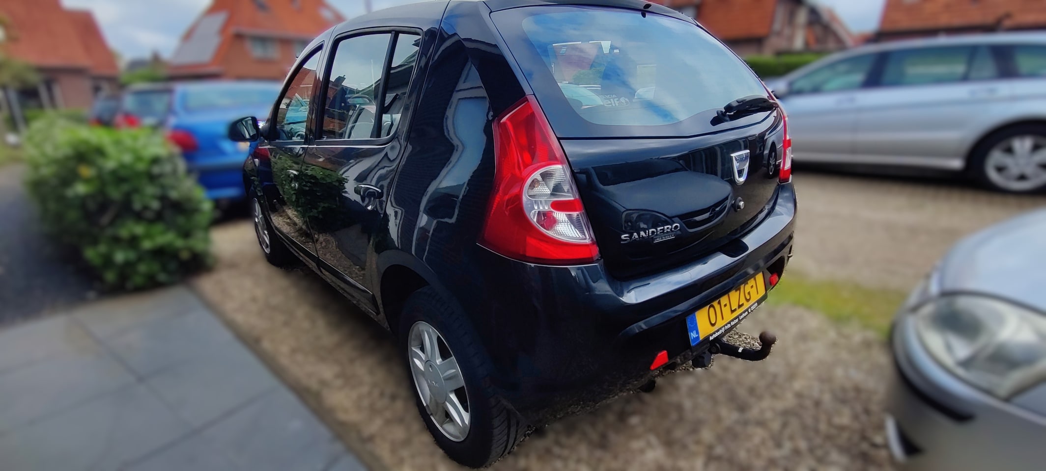 Dacia Sandero - 1.2 Blackline Trekhaak, nieuwe APK.