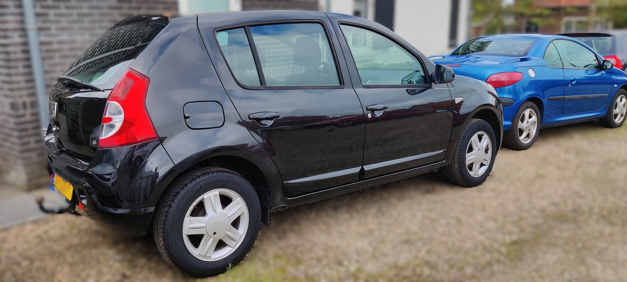 Dacia Sandero - 1.2 Blackline Trekhaak, nieuwe APK.