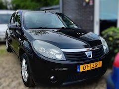 Dacia Sandero - 1.2 Blackline Trekhaak, nieuwe APK.