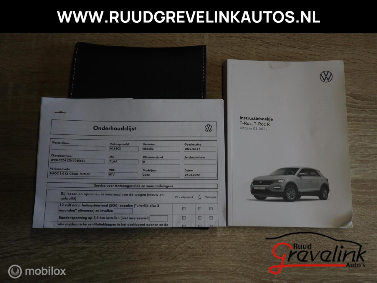Volkswagen T-Roc - TSI 110 PK H6 Style Navigatie Stoelverw DonkerGlas Chroom Clima - AutoWereld.nl