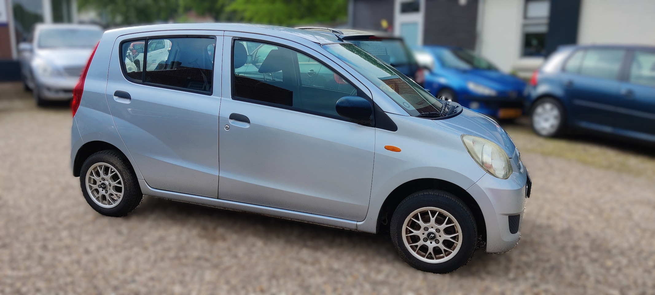 Daihatsu Cuore - 1.0 Trend Afneembare trekhaak, nieuwe APK. Nieuwe achteras, beurt gehad.