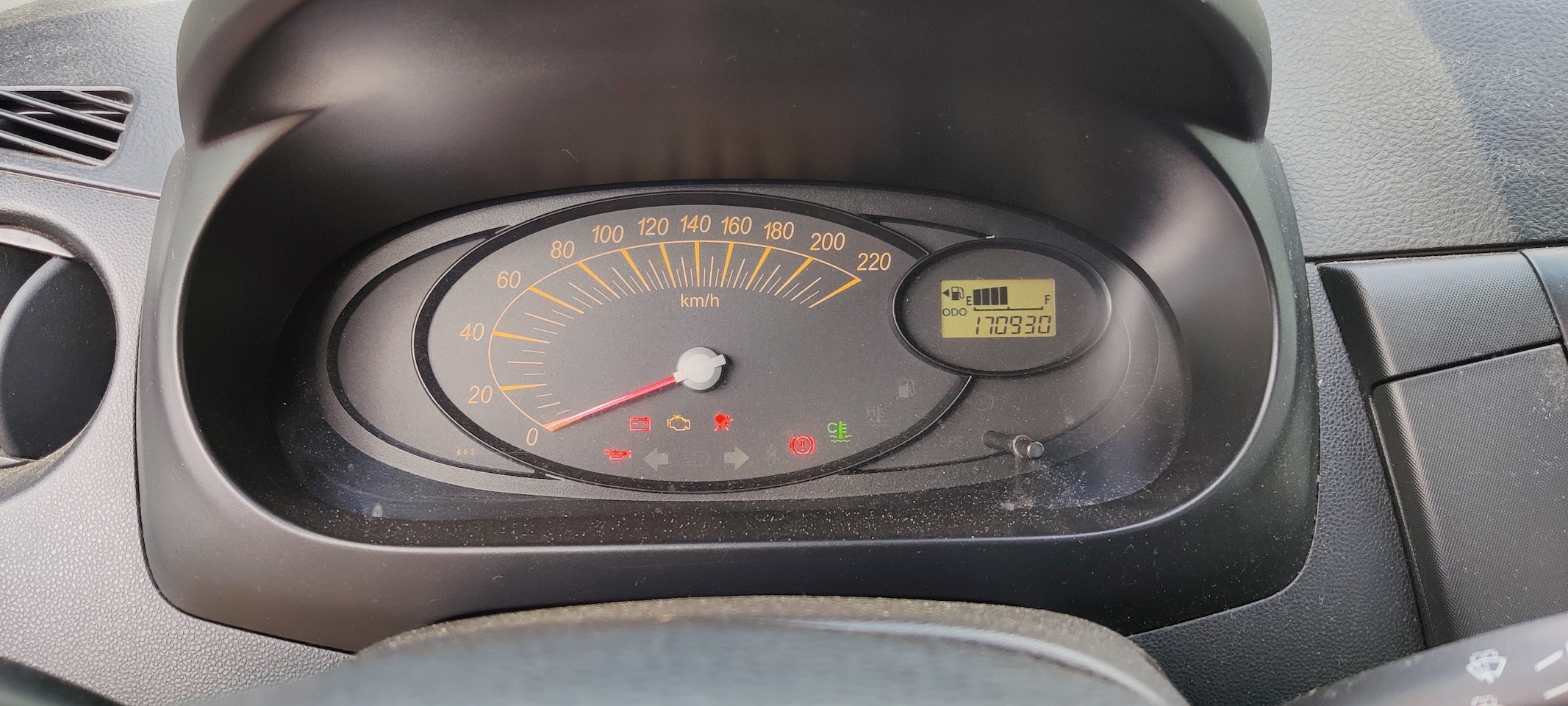 Daihatsu Cuore - 1.0 Trend Afneembare trekhaak, nieuwe APK. Nieuwe achteras, beurt gehad.