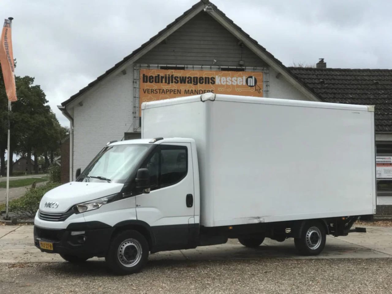 Iveco Daily - 35S14V 2.3 Euro 6 Bakwagen Koffer Laadklep - AutoWereld.nl