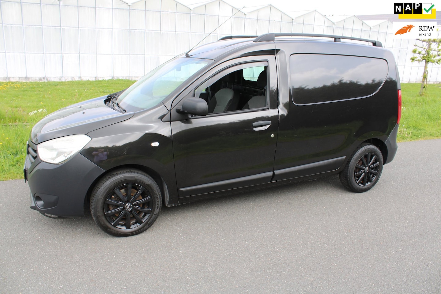 Dacia Dokker - 1.5 dCi 90 Ambiance met Navigatie en Airco - AutoWereld.nl