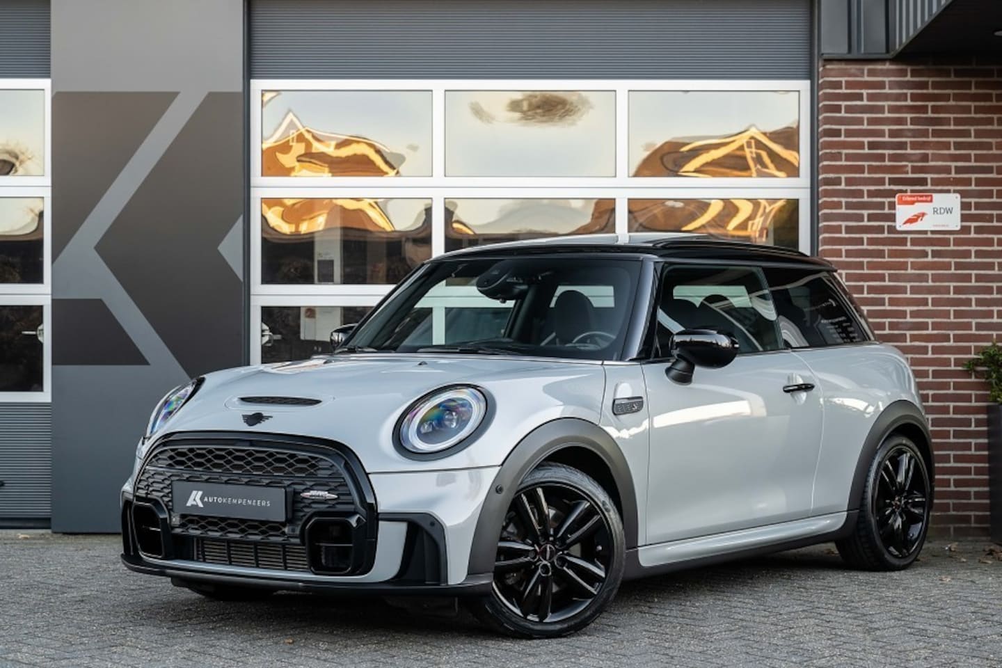 MINI John Cooper Works - S JCW Cooper S | Panorama | Head-Up | ACC | Camera | JCW Seats | 17' Inch | - AutoWereld.nl