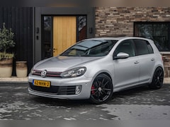 Volkswagen Golf - 2.0 GTI DSG F1 Pano/DCC/R-CAM/NL-auto