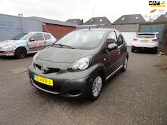 Toyota Aygo - 1.0-12V Aspiration Green LEER AIRCO