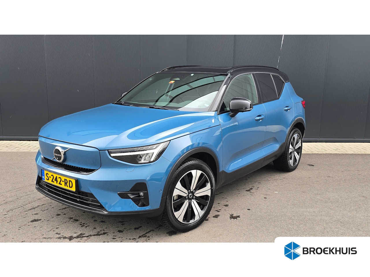 Volvo XC40 - Recharge Ultimate 70 kWh | Trekhaak | Panoramadak | 360 Camera | 19" | Stoelen Elektrisch - AutoWereld.nl