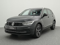 Volkswagen Tiguan - 1.4 TSI 245 PK eHybrid Active | LED | Trekhaak | Panoramadak | Achteruitrijcamera | Head-U