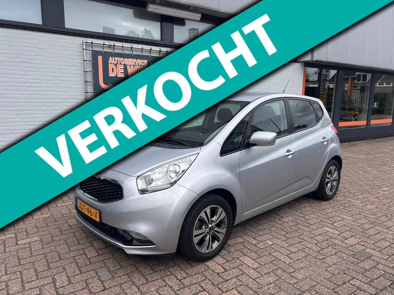 Kia Venga - 1.6 CVVT ExecutiveLine automaat, weinig km-ers - AutoWereld.nl
