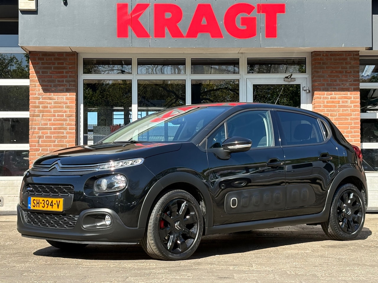 Citroën C3 - Shine 1.2 82 pk - 5drs - Riem VV - AutoWereld.nl