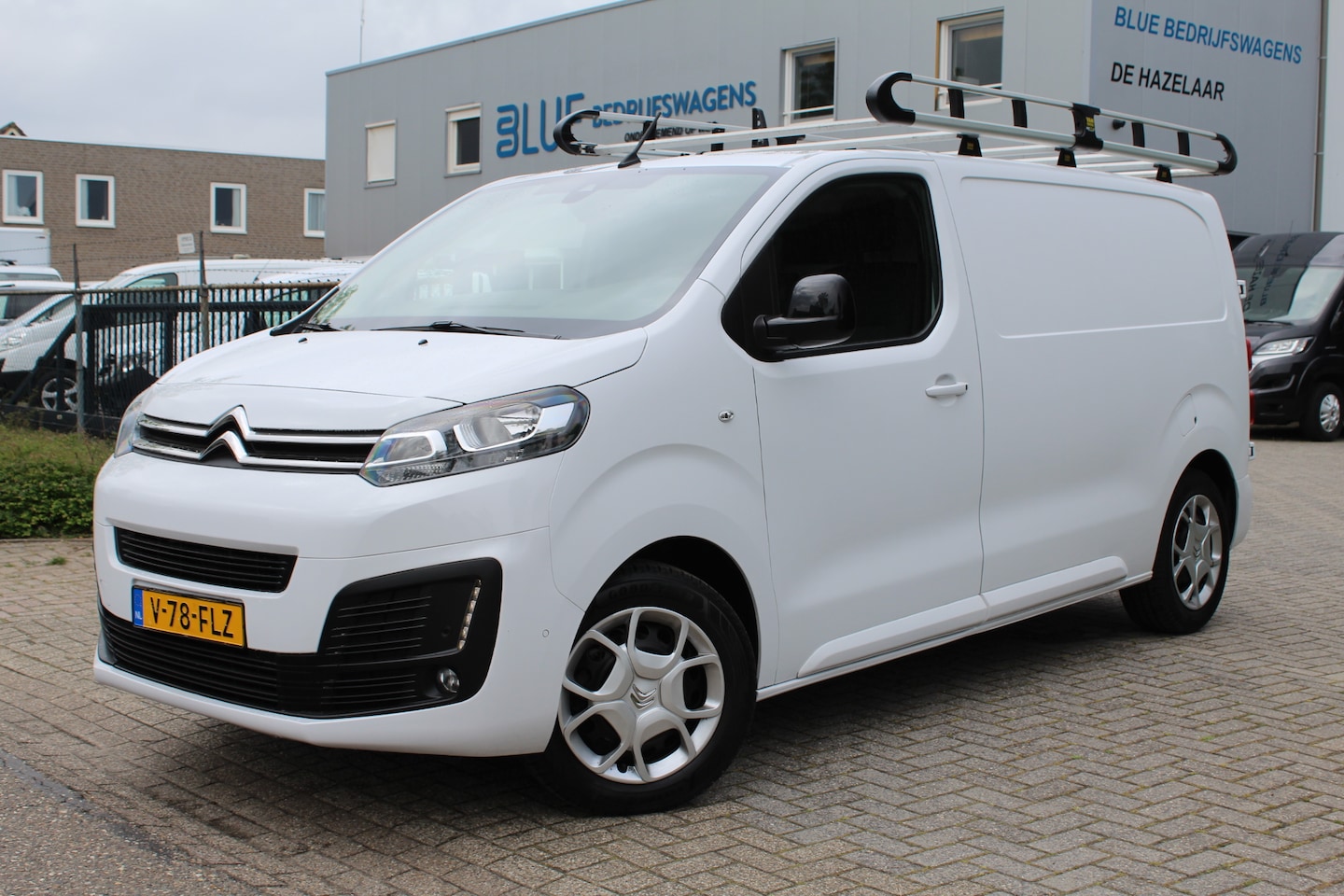 Citroën Jumpy - 2.0 BlueHDI 145PK Euro6 Automaat S&S L2 ✓ 3-zits ✓ imperiaal ✓ navigatie ✓ camera - AutoWereld.nl