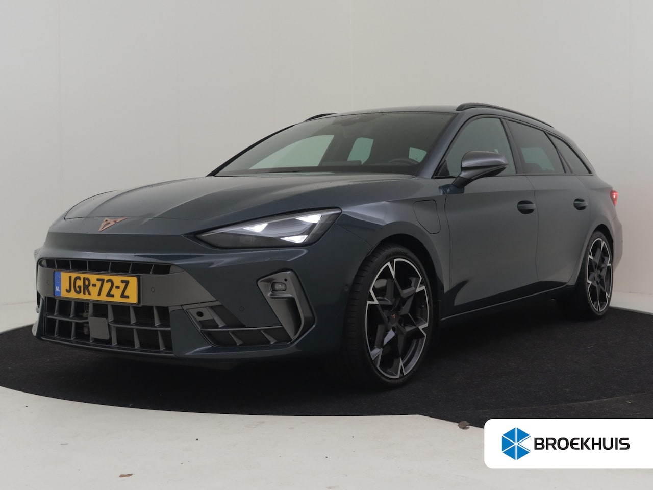 CUPRA Leon Sportstourer - 1.5 TSI 272PK PHEV e-Hybrid VZ Performance | Achteruitrijcamera | Apple Carplay/Android Au - AutoWereld.nl