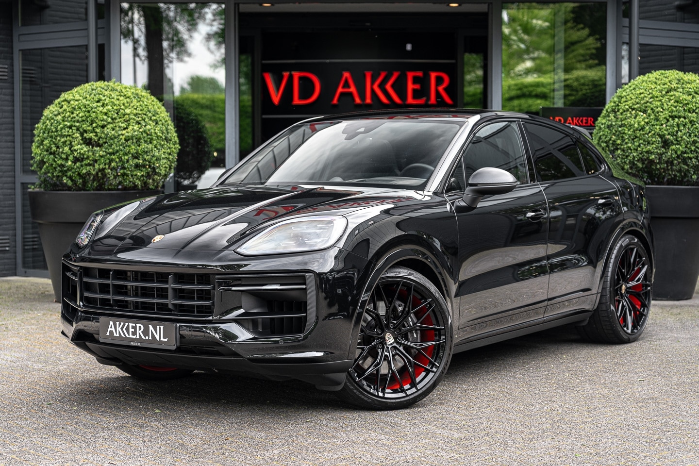 Porsche Cayenne Coupé - E-Hybrid SportDesign | 4Wielsturing | 23 Inch | BOSE Stoelventilatie | Head-up - AutoWereld.nl