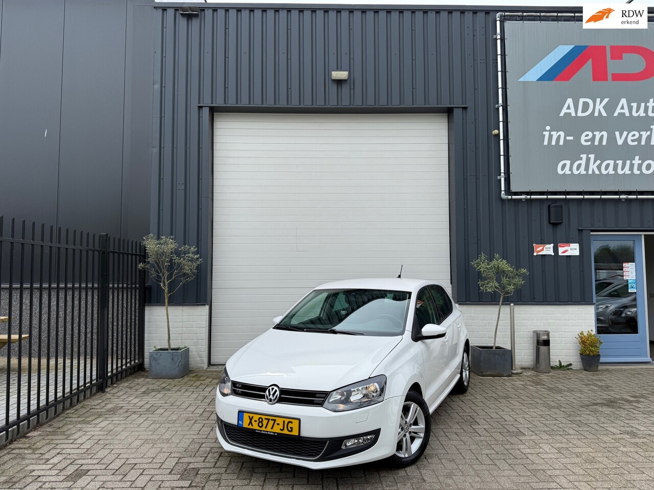 Volkswagen Polo - 1.2 TSI R-Line Edition STOELVERW/CLIMA/CRUISE/PDC/NAVI - AutoWereld.nl