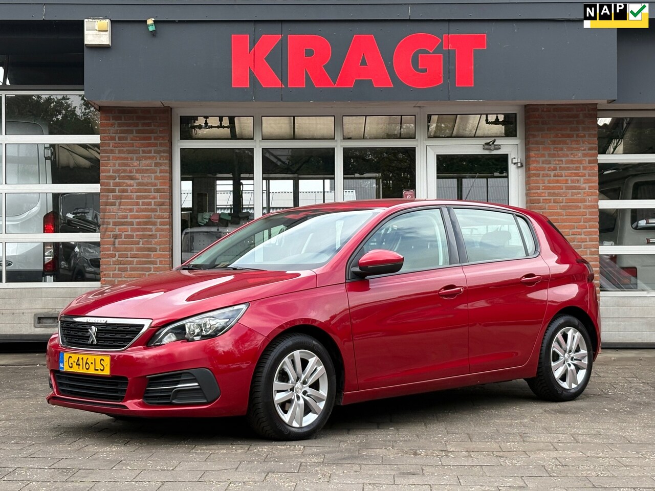 Peugeot 308 - Active 1.2 110 pk - trekhaak - riem vv - navi - nette auto! - AutoWereld.nl
