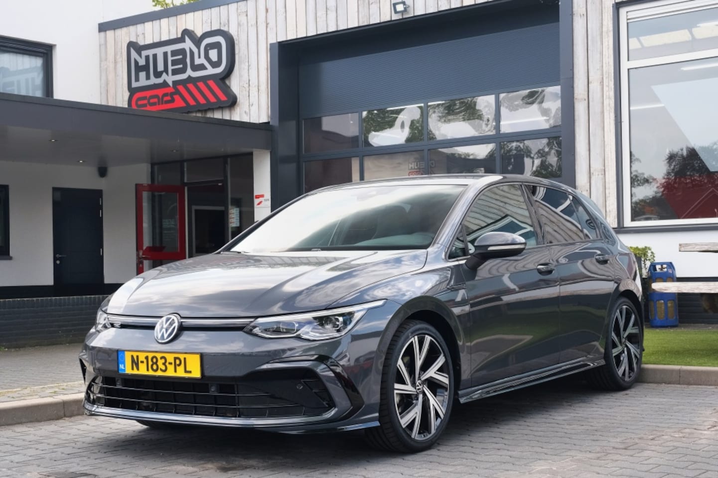 Volkswagen Golf - 1.5 eTSI R-Line Bns - AutoWereld.nl