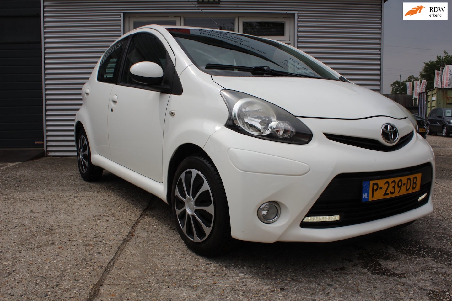 Toyota Aygo - 1.0 VVT-i Comfort 1.0 VVT-i Comfort 5-deurs, nieuwe apk en afleveringsbeurt, airco, led, centrale vergrendel - AutoWereld.nl