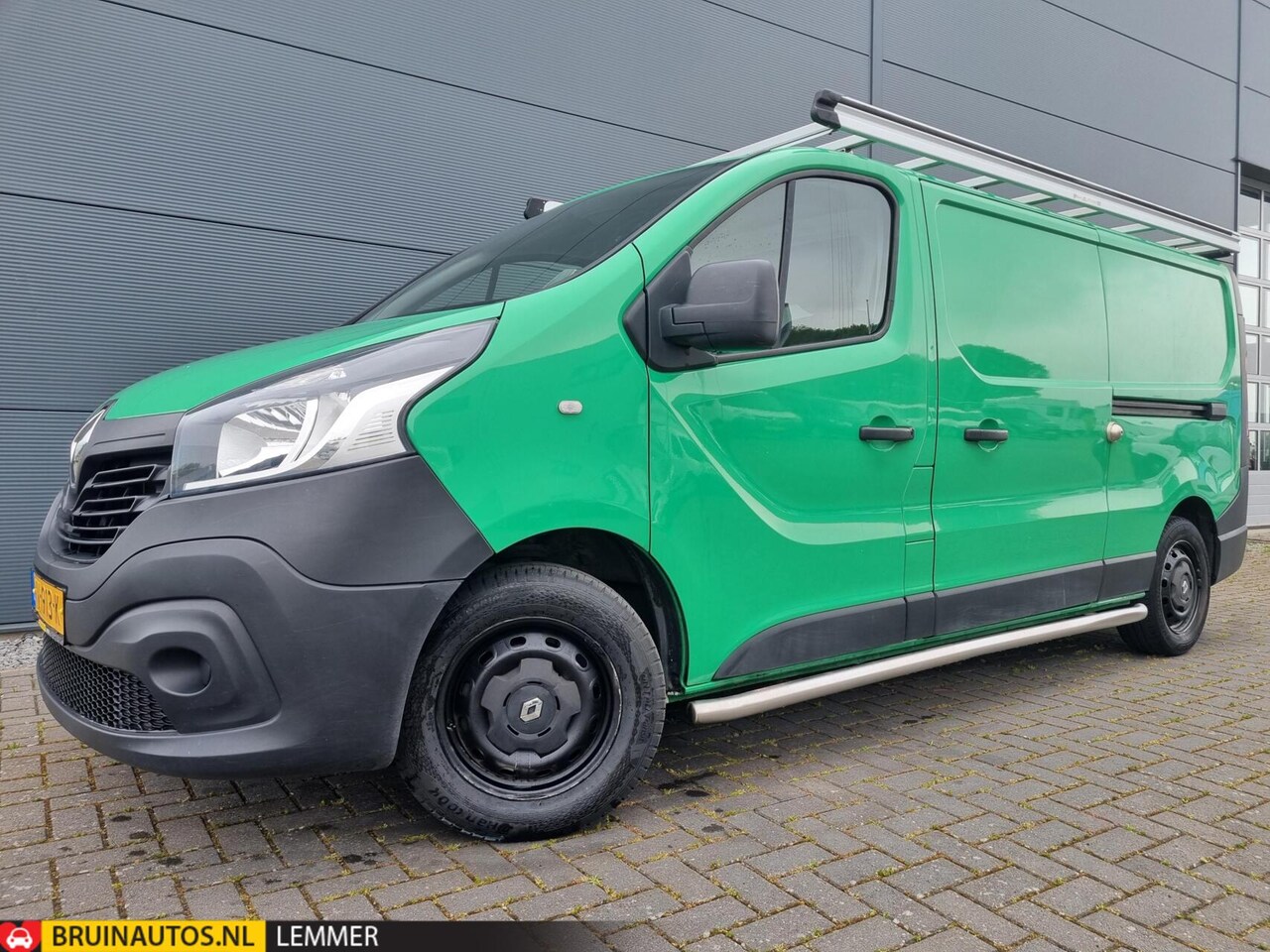 Renault Trafic - 1.6 dCi L2H1 2x Schuifd Navi 3-zits lage km - AutoWereld.nl