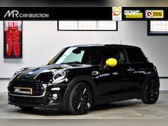 MINI Cooper - 1.5 Chili | Serious Business | Automaat | 17 inch | Parkeerassistent | Head-Up | NL auto |
