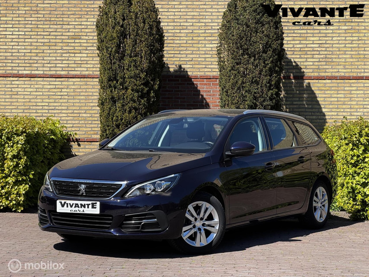 Peugeot 308 - 1.2 PureTech Allure AUT.*Cruise*Carplay*Clima*Navi*PDC - AutoWereld.nl