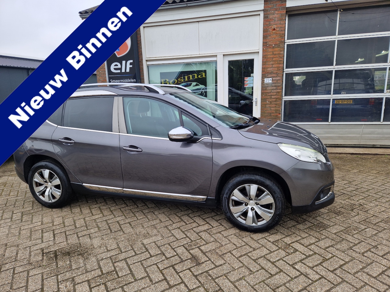 Peugeot 2008 - 1.2i VTi "Allure" Clima - Cruise - Navi - Trekhaak - Apk 14-05-2027 !! - AutoWereld.nl