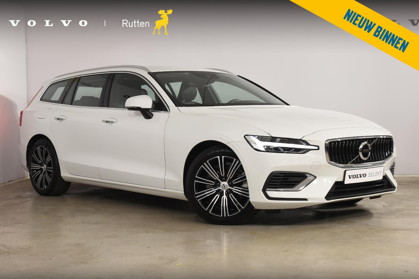 Volvo V60 - T6 340PK Automaat Plug-in Hybrid AWD Inscription Navigatie / Elektrisch verstelbare stoele - AutoWereld.nl