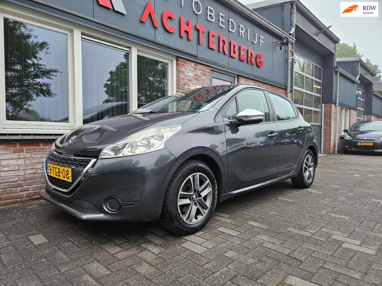 Peugeot 208 - 1.2 VTi Active Trekhaak! Airco! Cruise Control! 5-Deurs! Nette Auto! PDC! - AutoWereld.nl