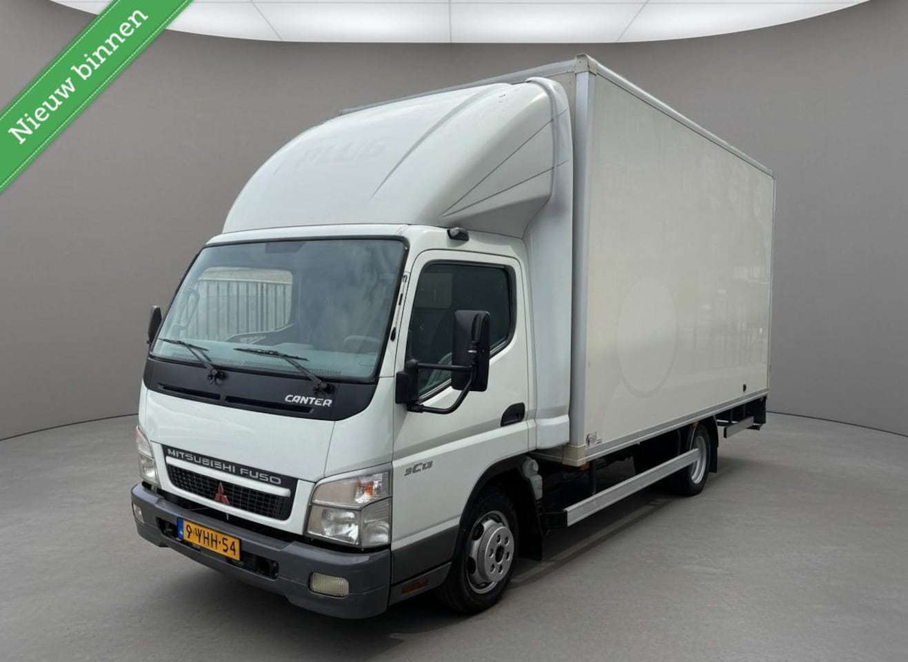 Mitsubishi Canter - 3C13 3.0 DI 335 Bakwagen NL Auto 10448 km 2010 Perfecte Staat 2 De Eigenaar - AutoWereld.nl