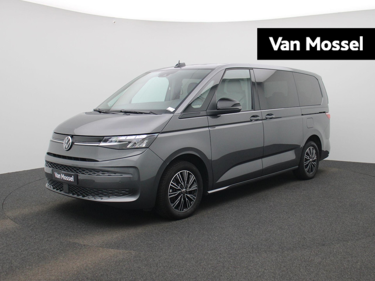Volkswagen Multivan - 1.4 eHybrid L2H1 Life 218PK | Automaat | Trekhaak | Cruise Control | Airco | Stoelverwarmi - AutoWereld.nl