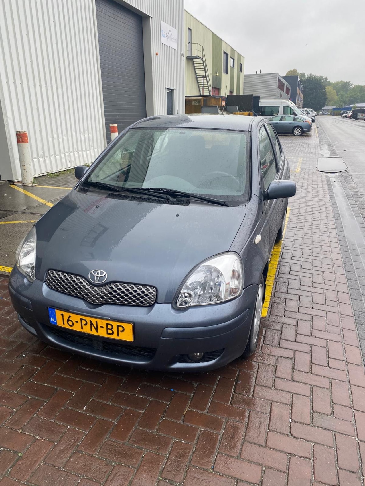Toyota Yaris - 1.3 VVT-i Blue / Airco / Elek ramen - AutoWereld.nl