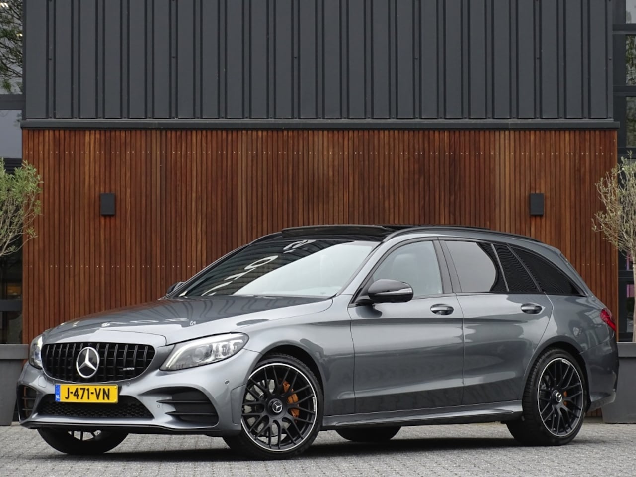 Mercedes-Benz C-klasse - 300e 320PK AMG / C63 Edit. / Burmester / Carbon / 360° / *NAP* - AutoWereld.nl