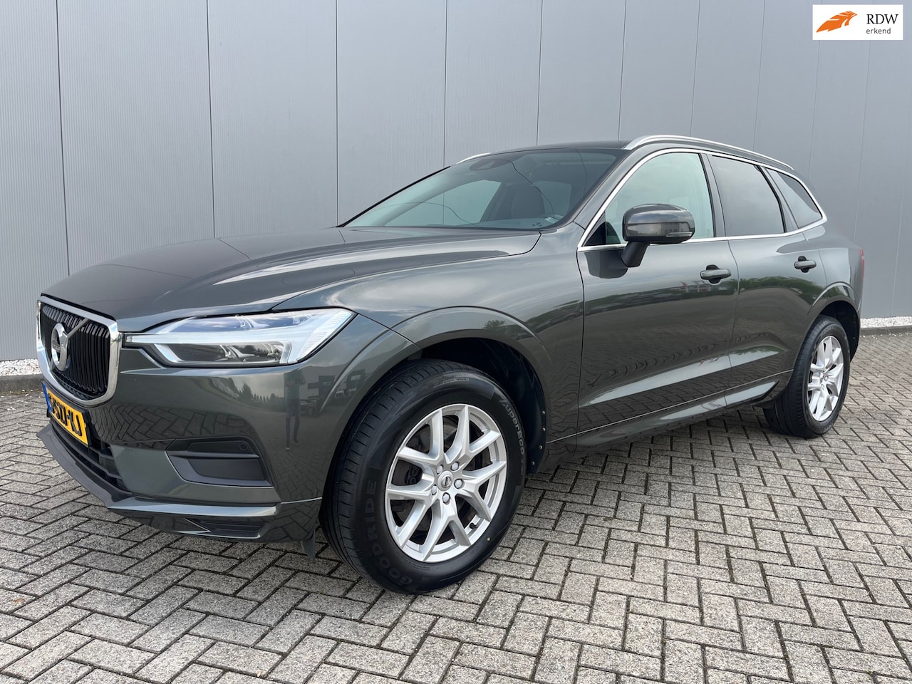 Volvo XC60 - 2.0 T4 Momentum 2.0 T4 Momentum - AutoWereld.nl