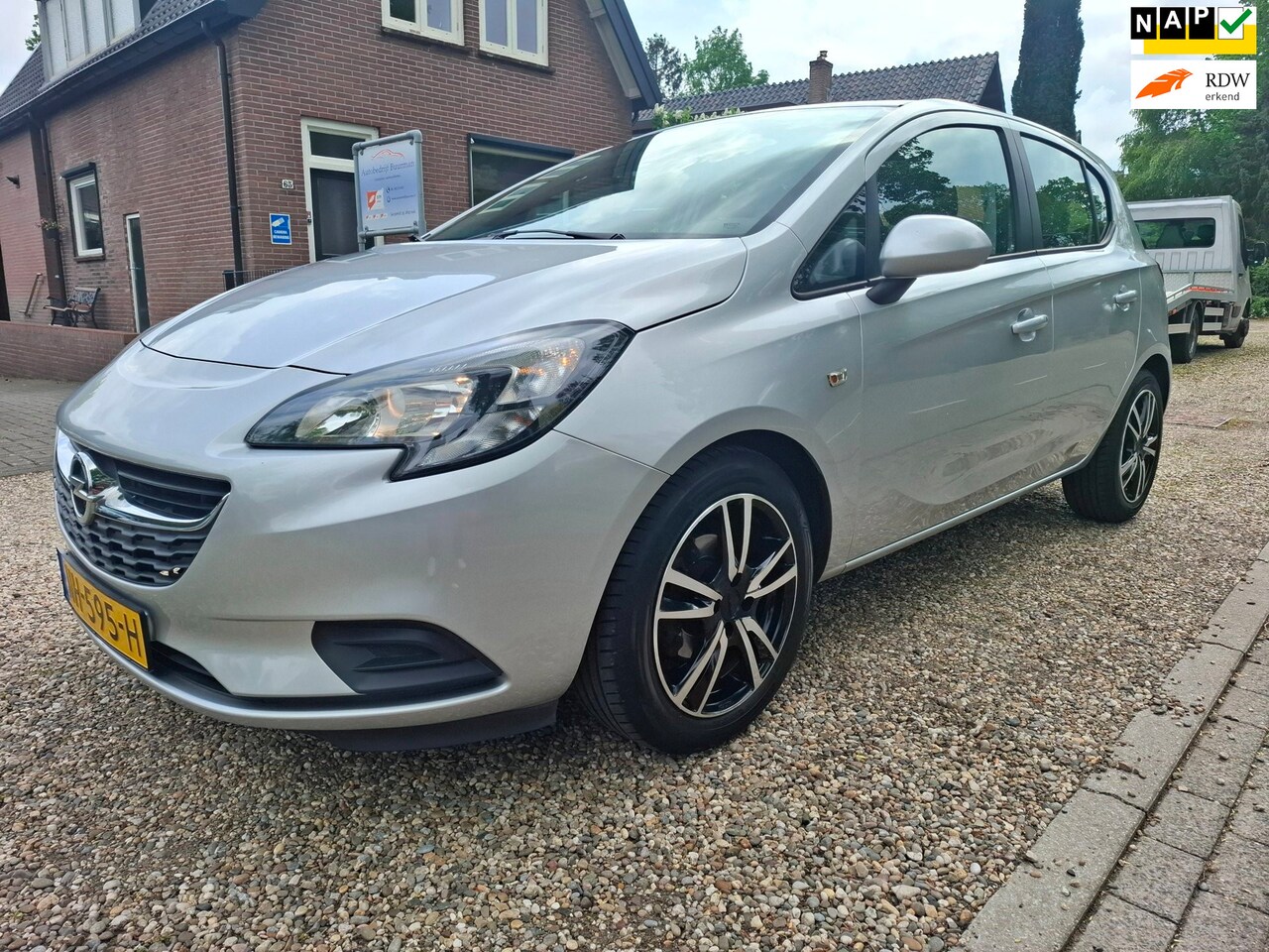 Opel Corsa - 1.4 Edition airco nwe APK lage km stand NAP - AutoWereld.nl