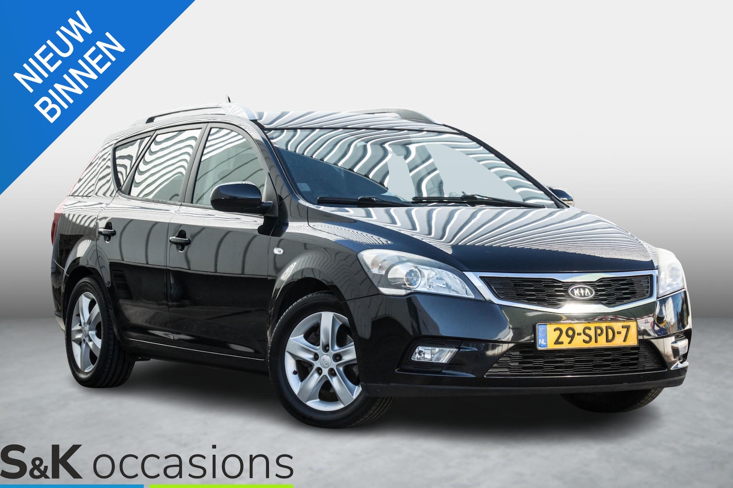 Kia Cee'd Sporty Wagon - 1.4 CVVT Navigator Plus Pack 1.4 CVVT Navigator Plus Pack - AutoWereld.nl