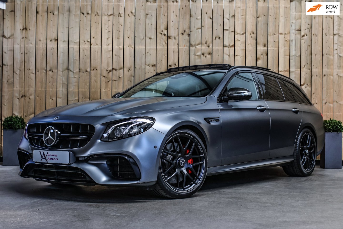 Mercedes-Benz E-klasse Estate - AMG 63 S 4MATIC+ *Pano*Perf. Stoelen*Burmester*Carbon*Keyless* - AutoWereld.nl