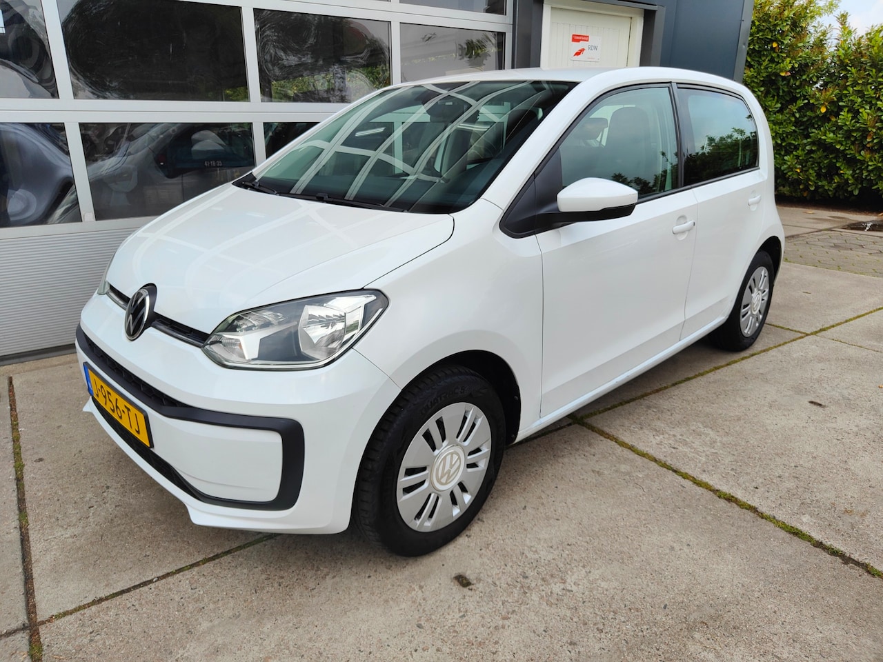 Volkswagen Up! - 1.0 1.0 - AutoWereld.nl