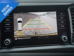 Skoda Kodiaq - 1.5 TSI/Wegklapbare trekhaak/Camera/Leer-Stof/ Moon white metallic