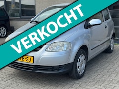 Volkswagen Fox - 1.2 Trendline / Elect Ramen & Spiegels / Nette Auto / Inruilkoopje