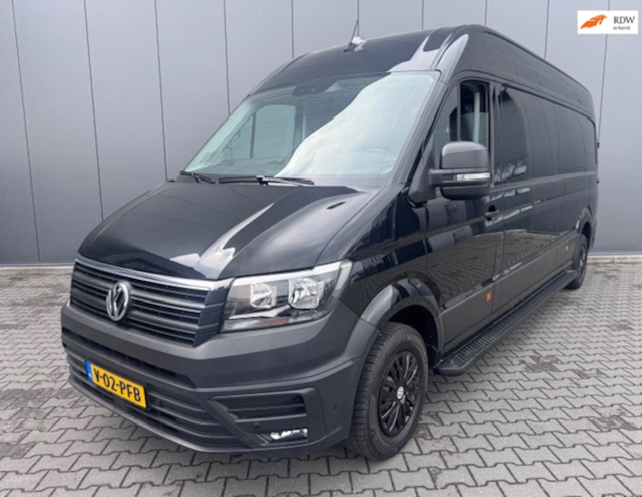 Volkswagen Crafter - 2.0 TDI L4H3 180PK AUTOMAAT CRUISE CAMERA PDC - AutoWereld.nl
