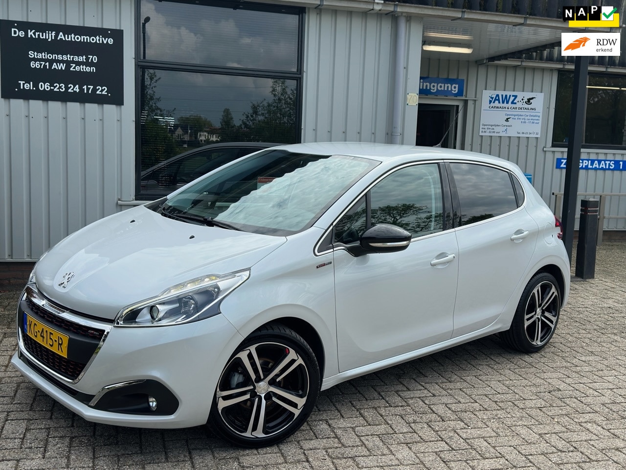 Peugeot 208 - 1.2 110PK GT-line|CAMERA|CARPLAY|PDC|CLIMATE|NAVI|CRUISE|LED|LEDER|NL AUTO|NAP - AutoWereld.nl