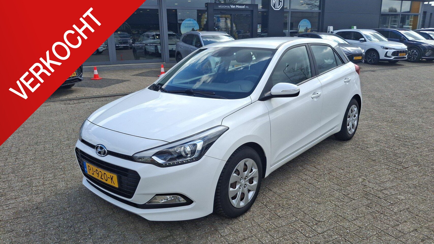 Hyundai i20 - 1.0 T-GDI Comfort | Parkeersensoren | Navigatie - AutoWereld.nl