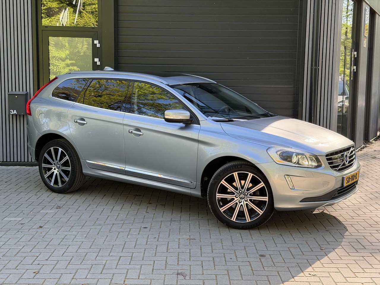 Volvo XC60 - 2.0 T5 FWD Summum 2.0 T5 FWD Summum - AutoWereld.nl