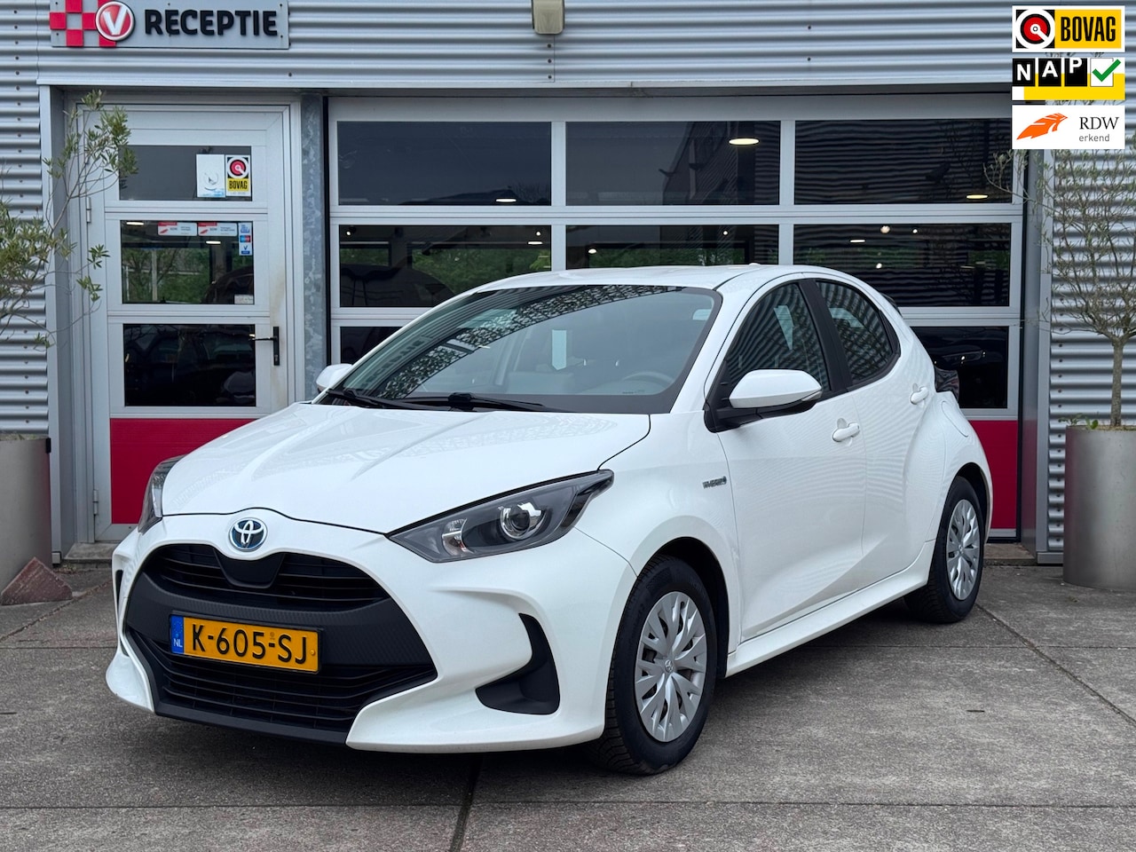 Toyota Yaris - 1.5 Hybrid Active Navi / A.Cam / Carplay / 1-Eig / Org-Ned - AutoWereld.nl
