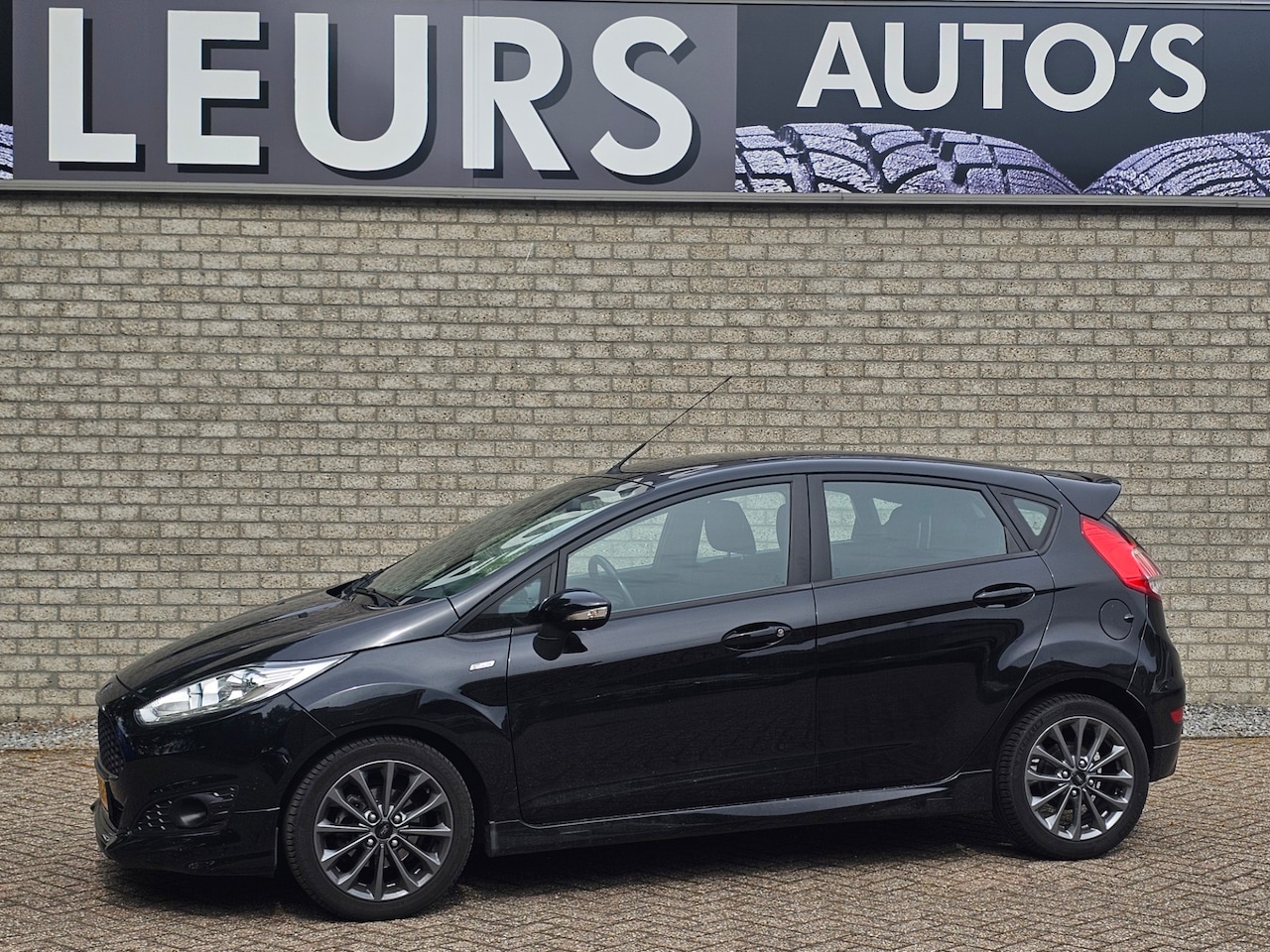 Ford Fiesta - 1.0 EcoBoost ST Line Ecc/Ccr/Pdc - AutoWereld.nl