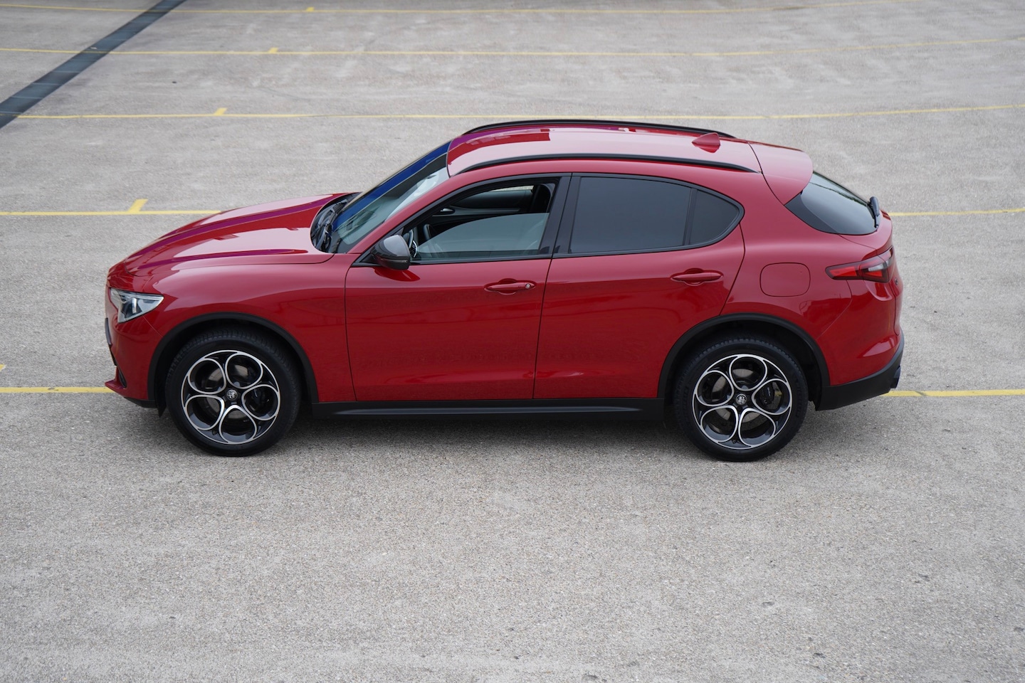 Alfa Romeo Stelvio - 2.0 T AWD B-Tech Pack Veloce - AutoWereld.nl