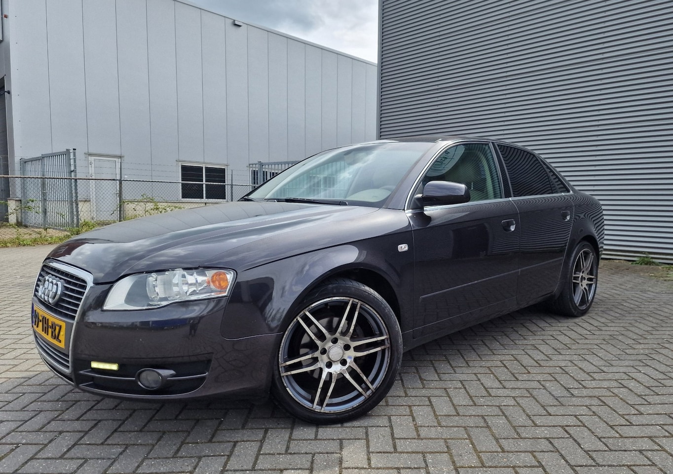 Audi A4 Limousine - 2.0 Pro Line AUTOMAAT NAVI PSENSOR TREKHAAK 2 X SLEUTELS - AutoWereld.nl