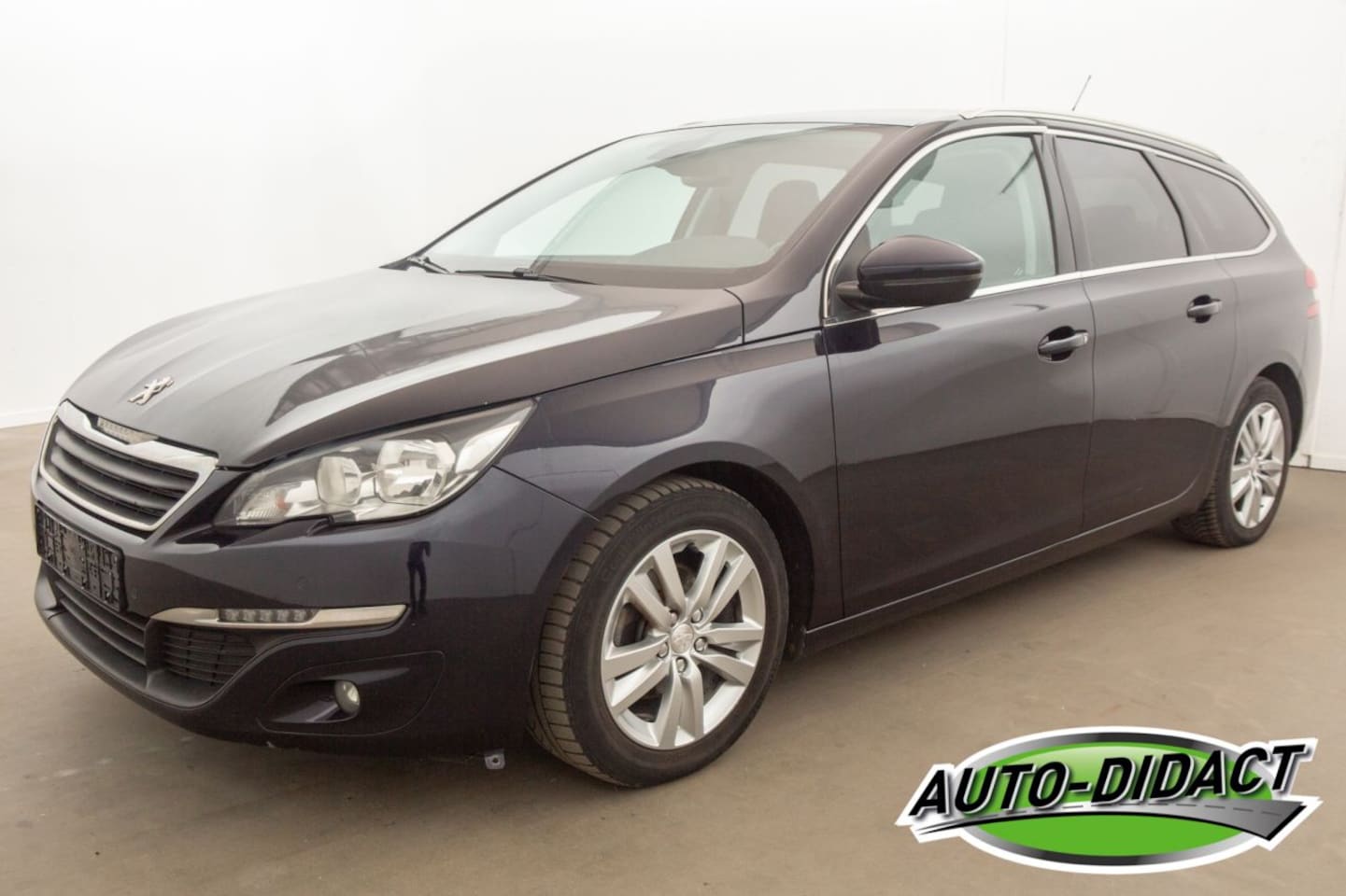 Peugeot 308 - 1.6 Active Clima Navi Camera Pano - AutoWereld.nl