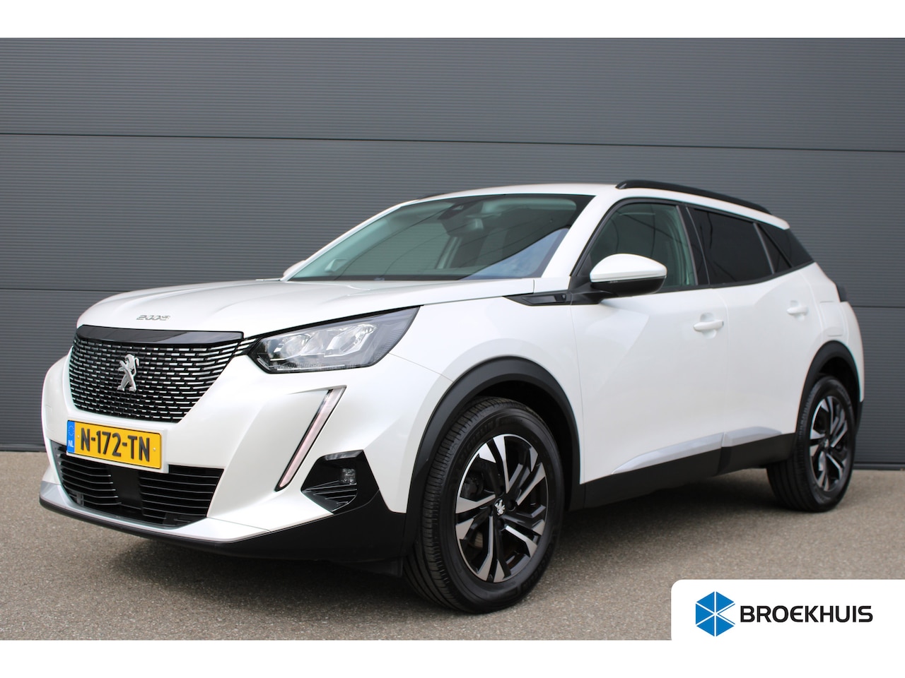 Peugeot 2008 - 1.2 PureTech Allure Pack | Navigatie | Camera | Trekhaak | NL auto | Apple carplay | Keyle - AutoWereld.nl